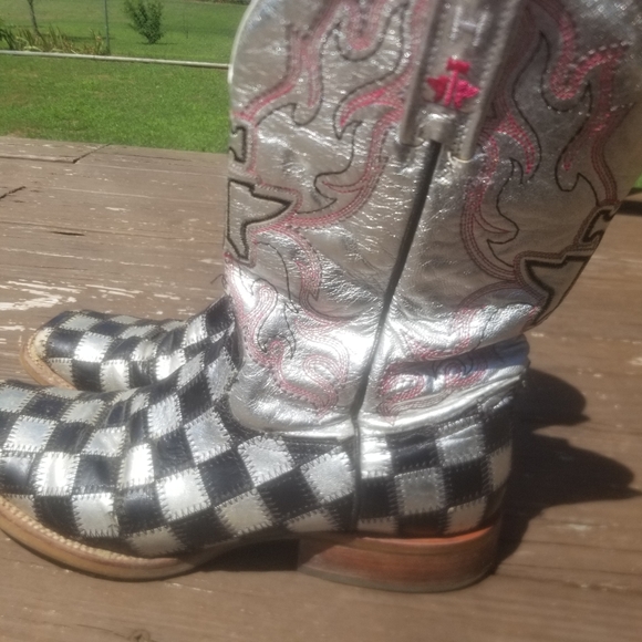 Tin Haul Shiny Metal Boots - Picture 6 of 11